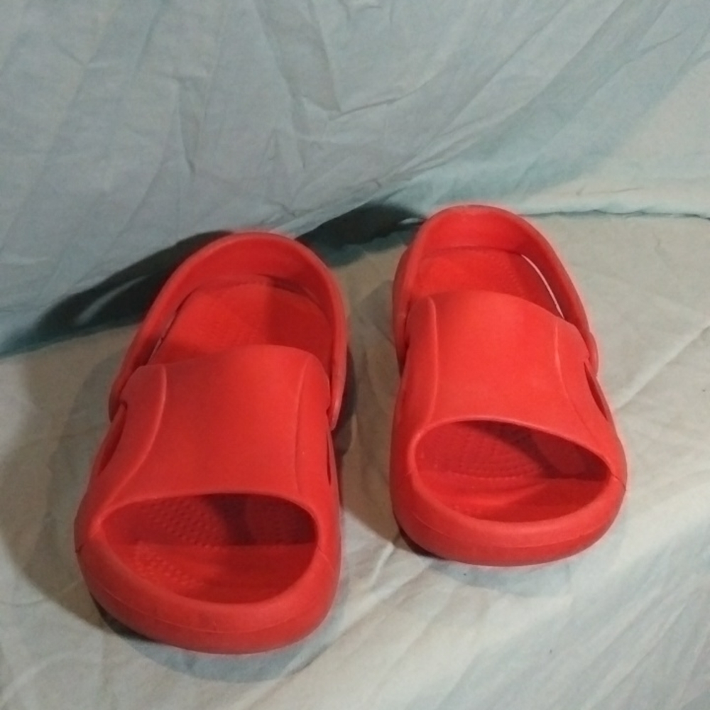 Croc sandals, red, Size 9
